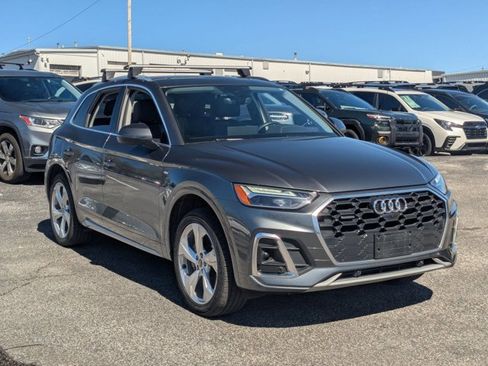 Used 2022 Audi Q5 2.0T Premium Plus w/ Premium Plus Package image 3