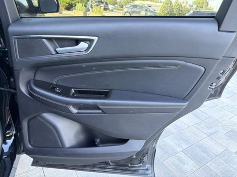 Used 2018 Ford Edge Titanium w/ Ford Safe & Smart Package FWD image 21