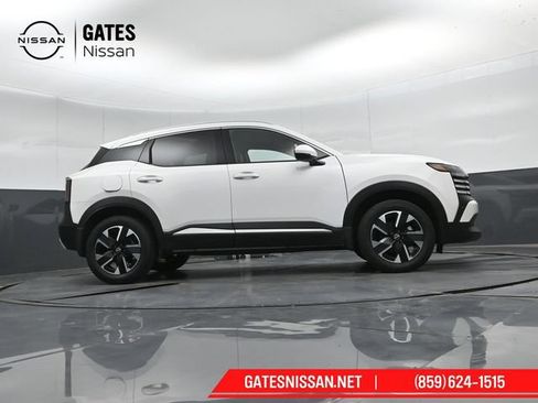 Certified 2025 Nissan Kicks SR AWD/4WD image 37