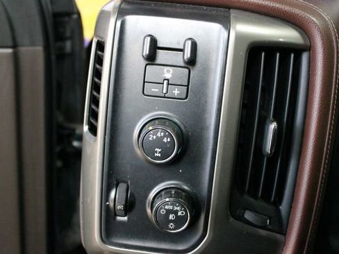 Used 2016 Chevrolet Silverado 2500 High Country w/ High Country Premium Package AWD/4WD image 13