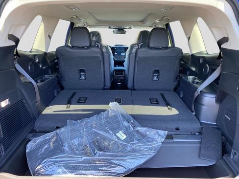 New 2026 Subaru Ascent Limited AWD/4WD image 5