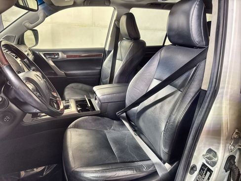 Used 2016 Lexus GX 460 w/ Premium Package AWD/4WD image 13