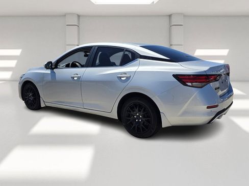 Used 2022 Nissan Sentra S image 3