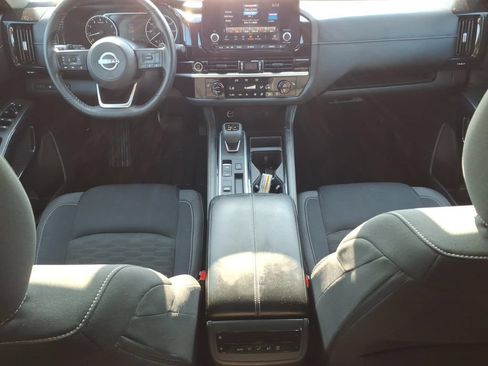 Used 2024 Nissan Pathfinder SV FWD image 10