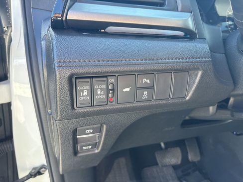 Certified 2025 Honda Odyssey Touring image 19