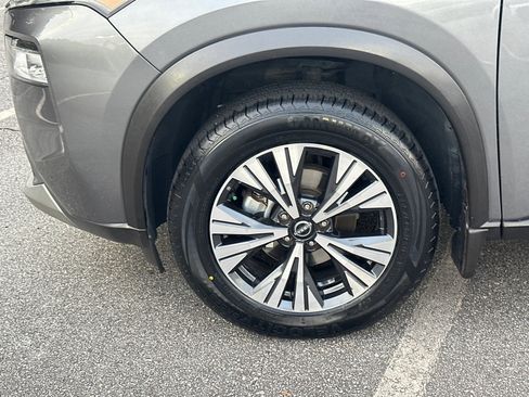 Used 2022 Nissan Rogue SV image 11