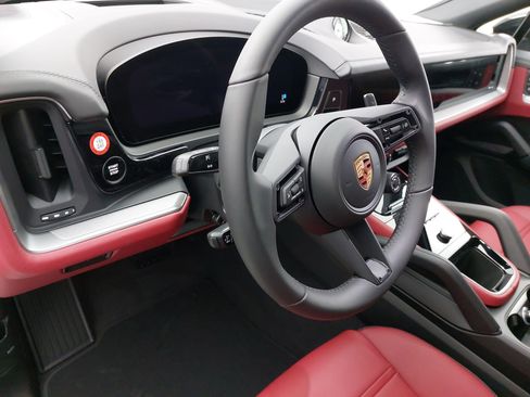 New 2026 Porsche Cayenne Coupe image 18