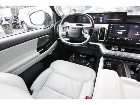 Certified 2025 Ford Expedition Platinum w/ Driver's Package AWD/4WD image 7