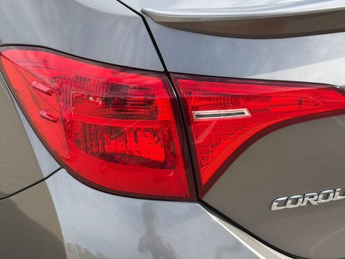 Used 2018 Toyota Corolla SE w/ SE Premium Package FWD image 48