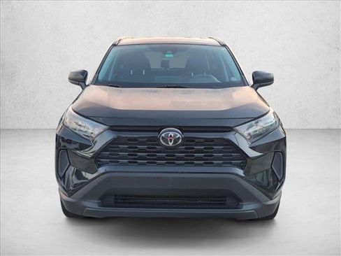 Used 2021 Toyota RAV4 LE AWD/4WD image 2