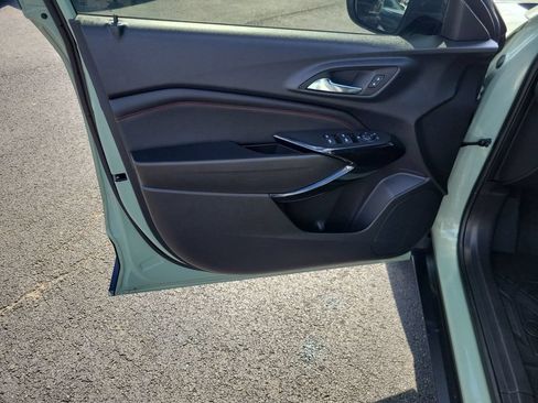 Certified 2024 Chevrolet Trax RS w/ Sunroof Package FWD image 22