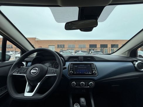 Used 2025 Nissan Versa SV FWD image 31