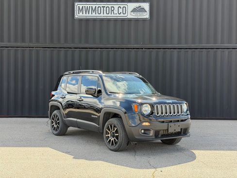 Used 2018 Jeep Renegade Latitude w/ Cold Weather Group image 1