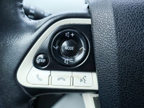 Used 2018 Toyota Prius Four image 11