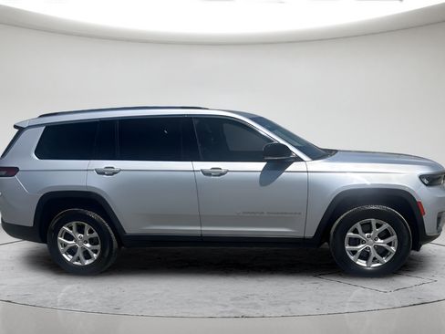 Used 2023 Jeep Grand Cherokee L Limited AWD/4WD image 3