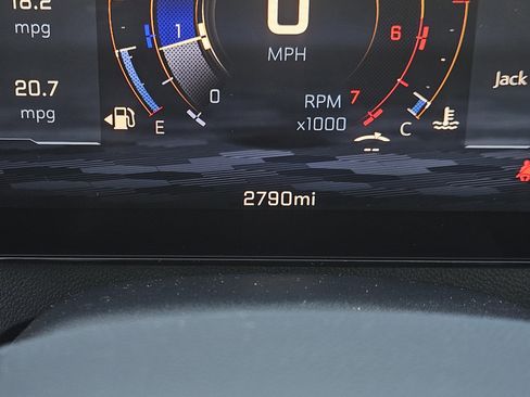 Used 2026 Chevrolet Traverse LT w/ Driver Confidence Package image 18