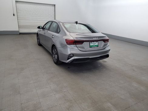 Used 2023 Kia Forte LXS w/ LXS Technology Package FWD image 5