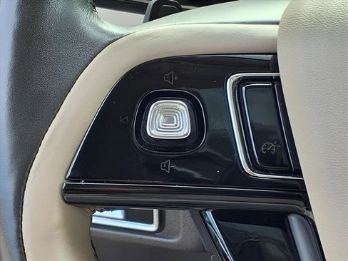 Certified 2022 Lincoln Corsair AWD w/ Premium Package image 12