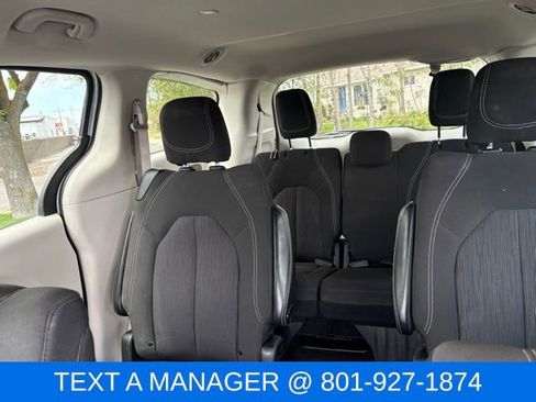Used 2023 Chrysler Voyager LX FWD image 21