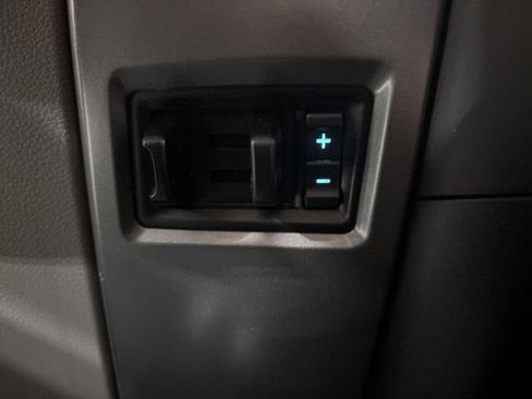 Used 2015 Ford F150 XLT image 24