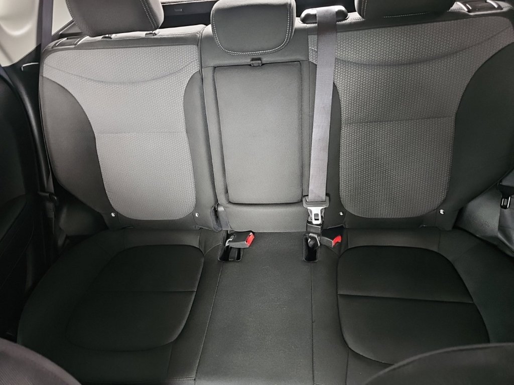 Used 2019 Kia Soul + FWD image 13