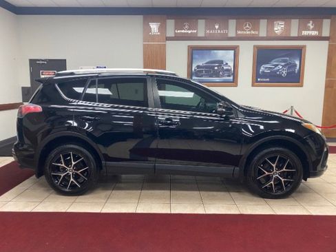 Used 2016 Toyota RAV4 SE image 6