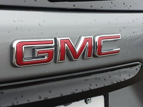 Used 2023 GMC Terrain SLE w/ Driver Convenience Package image 31