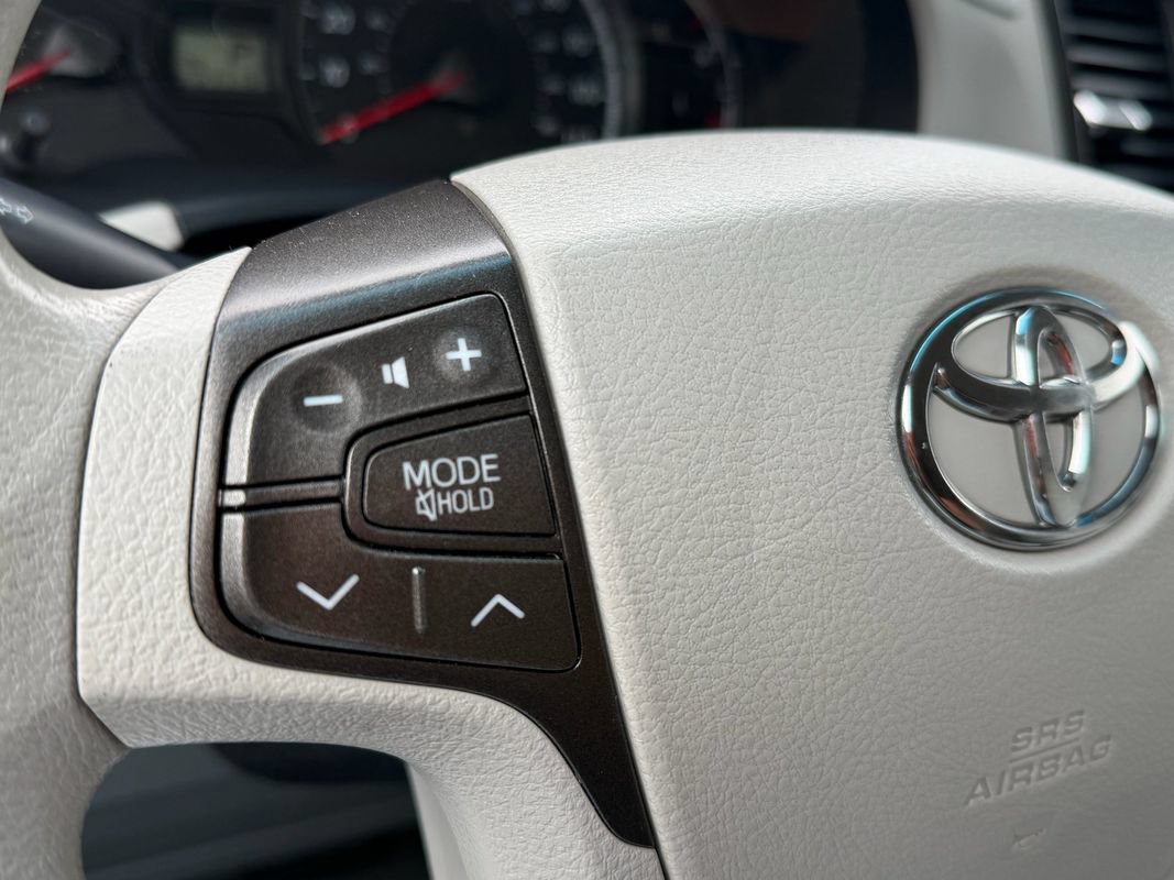 Used 2013 Toyota Sienna LE w/ Towing Pkg AWD/4WD image 26