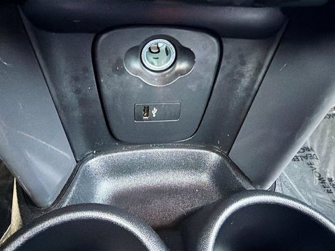 Used 2024 MINI Cooper 2-Door Hardtop w/ Storage Package FWD image 28