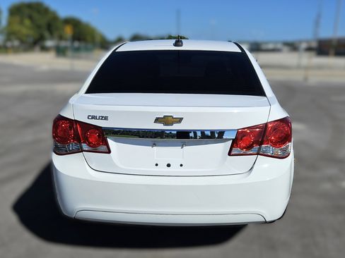 Used 2016 Chevrolet Cruze LS image 6