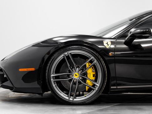 Used 2018 Ferrari 488 GTB image 29