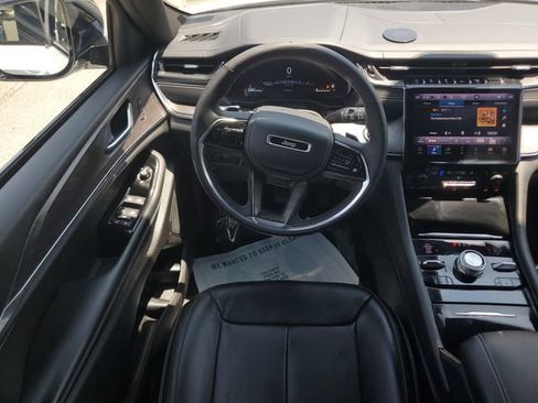 Certified 2023 Jeep Grand Cherokee Overland AWD/4WD image 20