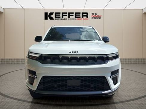 New 2026 Jeep Grand Wagoneer L Limited AWD/4WD image 9