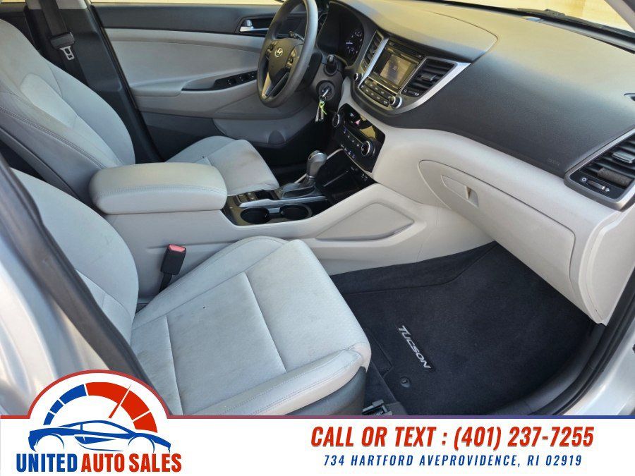 Used 2017 Hyundai Tucson SE w/ SE Popular Package 02 AWD/4WD image 12