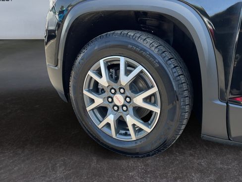 Used 2021 GMC Acadia SLE w/ Driver Convenience Package FWD image 9