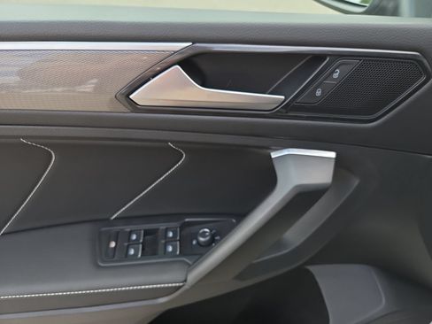 Certified 2023 Volkswagen Tiguan SE R-Line FWD image 19