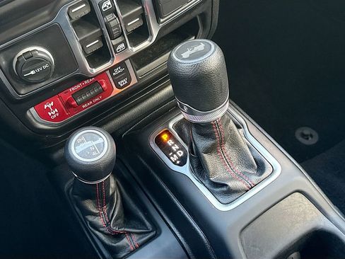 Used 2021 Jeep Wrangler Unlimited Rubicon AWD/4WD image 18