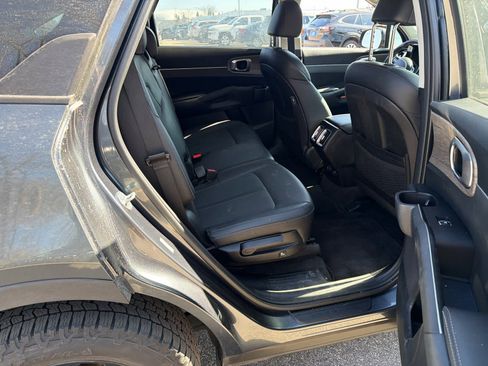 Used 2022 Kia Sorento S AWD/4WD image 7