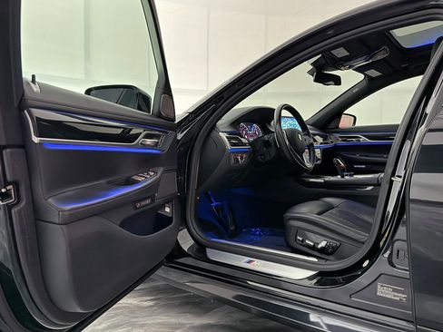 Used 2018 BMW 740e xDrive AWD/4WD image 17