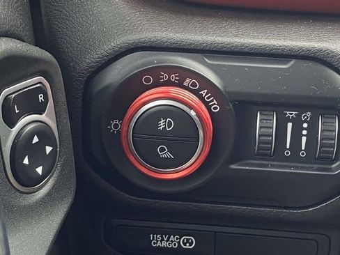 Used 2020 Jeep Gladiator Rubicon image 25