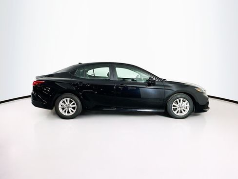 Used 2025 Toyota Camry LE FWD image 10