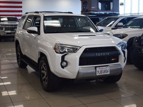 Used 2018 Toyota 4Runner TRD Off-Road Premium image 6