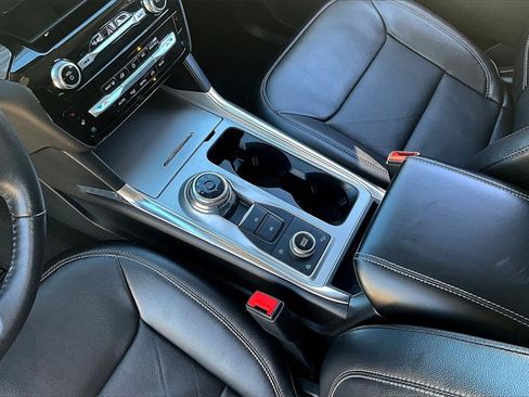 Used 2023 Ford Explorer Limited image 15