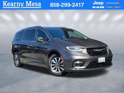 Used 2021 Chrysler Pacifica Touring-L