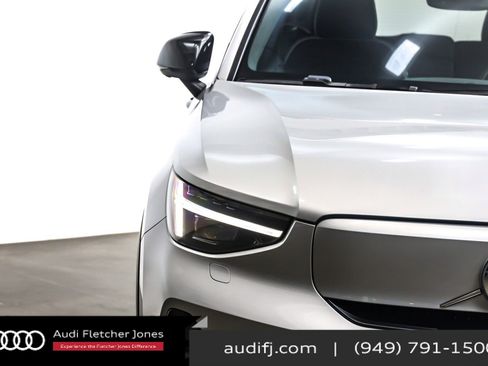 Used 2024 Volvo XC40 Recharge Ultimate image 13