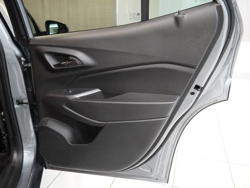 Certified 2025 Chevrolet Trax RS w/ Driver Confidence Package image 26