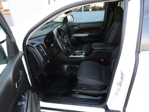 Used 2020 Chevrolet Colorado LT w/ Safety Package image 4