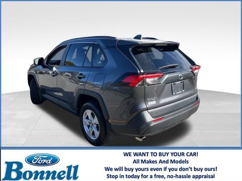 Used 2021 Toyota RAV4 XLE w/ XLE Grade Weather Package image 3