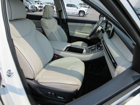 Used 2025 Hyundai Palisade Calligraphy FWD image 25