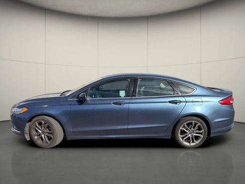 Used 2018 Ford Fusion SE w/ Equipment Group 201A image 4